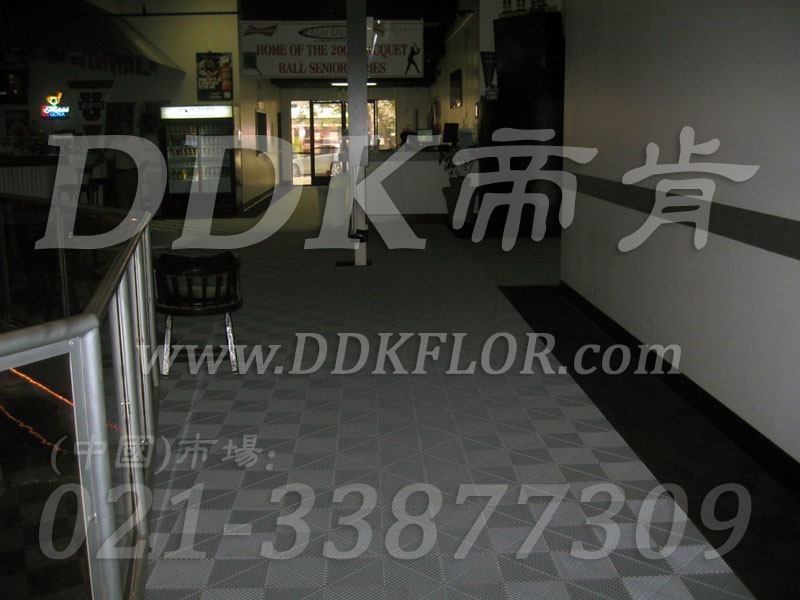 經典灰（1）快速拼裝型辦公室地板磚樣板圖片,帝肯(DDK)_8100_8850（辦公室地面裝修材料）效果圖,辦公室pvc地板,辦公室地板,辦公室地板磚,辦公室地板膠,辦公室地膠,辦公室塑膠地板,辦公室片材地板